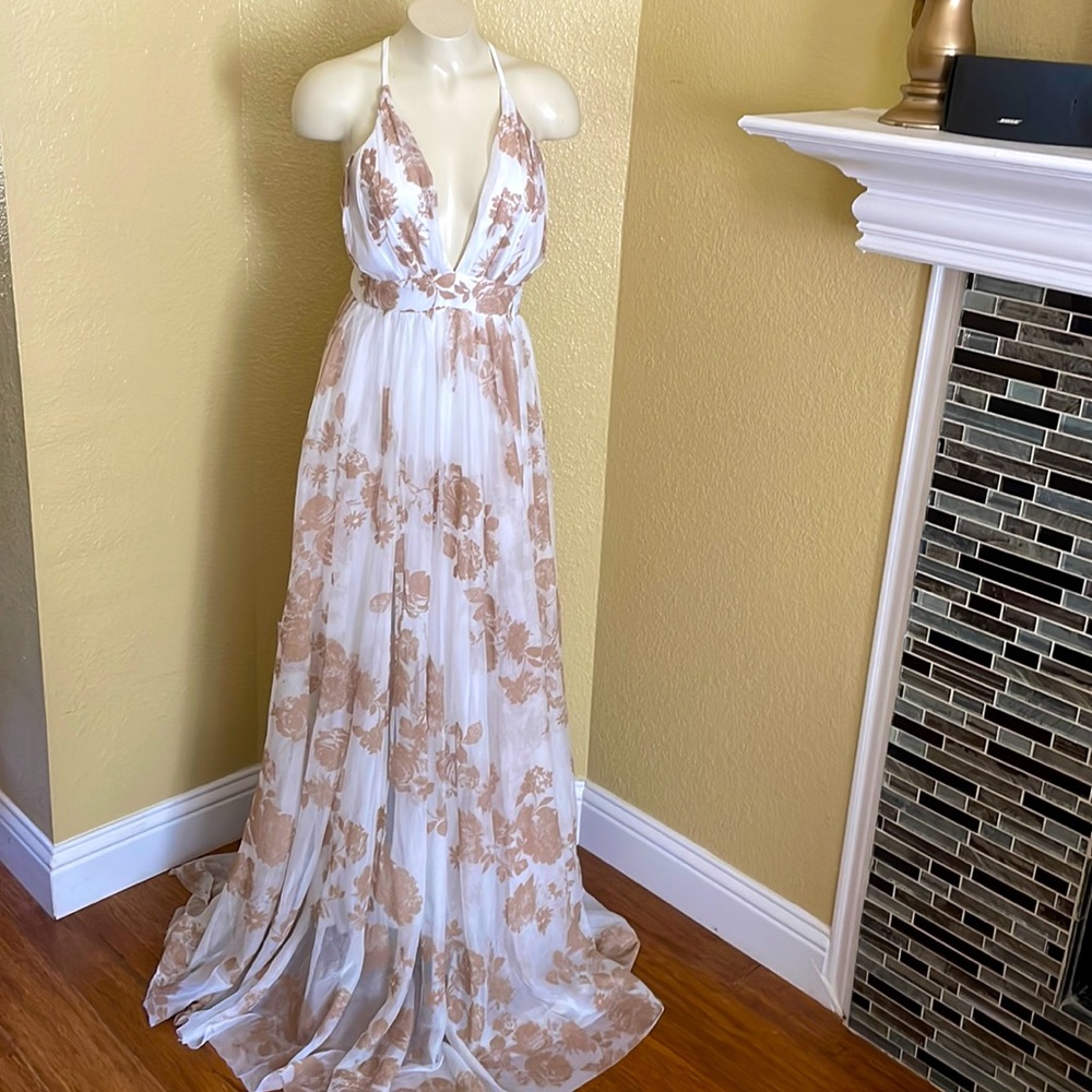 Luxxel dress / gown